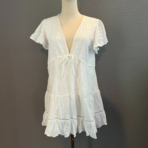 Lulus Dresses & Skirts - LULUS WHITE EYELET LACE BABYDOLL MINI DRESS DEEP V NECK TIERED FLUTTER SLEEVES M